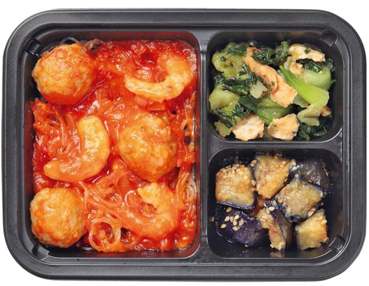 ヨシケイシンプルミールのえびと肉団子のチリソース、副菜青梗菜と揚げのお浸し、揚げ茄子胡麻味噌だれあえ