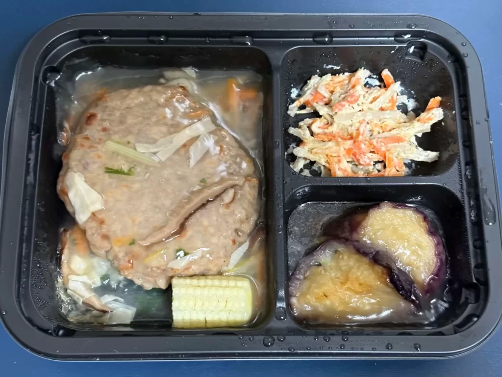 ヨシケイシンプルミールハンバーグ弁当の感性写真