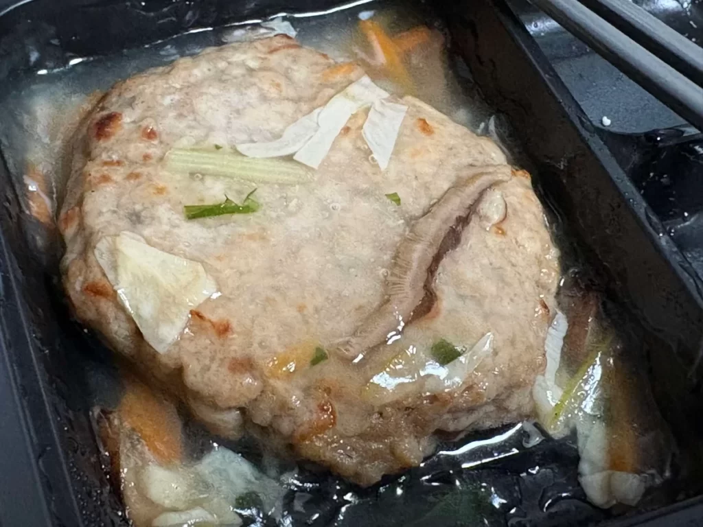 ヨシケイシンプルミールハンバーグのアップ画像